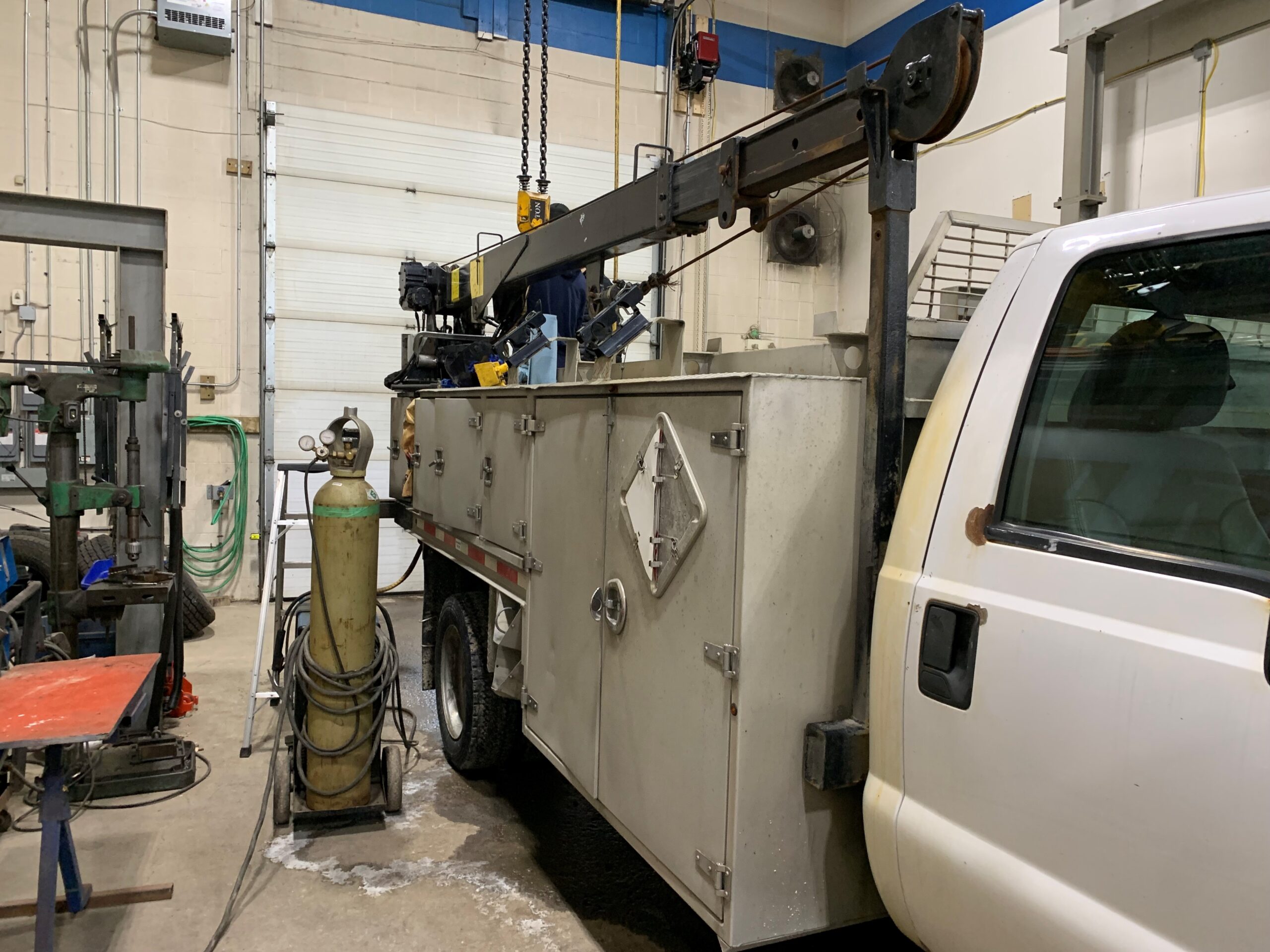 Service Truck Crane Experts